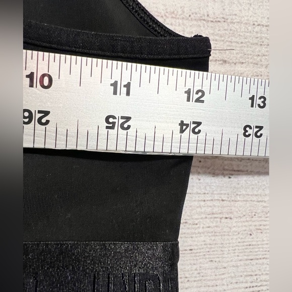 IA Under Armour Sports Bra - Picture 4 of 4